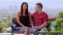 Reproduzir Festa de swing vira a vida de um casal tenso de cabeça para baixo - Babe e MILF Orgy