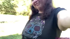 Odtwórz Pulchna MILF wkurza się i pokazuje swoje duże piersi i BBW ciało - domowej roboty kompilacja stóp