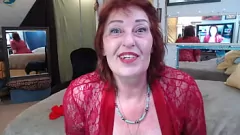 Odtwórz Rudowłosa MILF DawnSkye dotyka swojej mokrej cipki i mówi sprośnie