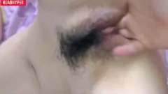 Afspelen Kerstpijpbeurt en spermaslikkende Aziatische babe