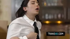 تشغيل كلوي كاي وجين وايلد: لقاء خنثى شديد المتشددين