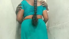 Redare Mătușa Desi Village devine excitată în baie cu iubitul