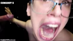 Oynat Gloryhole cumshot aşırı yük: Jackie'nin büyük beyaz horoz macerası