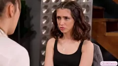 Jouer Lesbiche bruna in intensa fisting e figa leccata