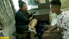 Redare Indian BBW Madam și 18yo Student în Intense Doggystyle Amateur Porno