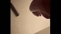 تشغيل زوجة الهواة اللسان الحميمة وجلسة CREAMPIE