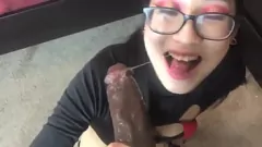 Reproducir Eva Yi toma la enorme BBC de Jack Blaque en una intensa sesión de mamada POV