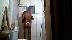 Jouer Tomando banho pelado