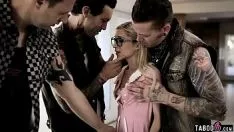 Reproducir Adolescente niña género piper perri pandilla upspanged por d. negociantes