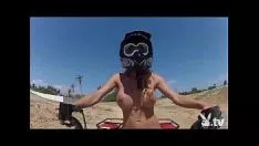 Abspielen Heiße Missys fahren 4wheelwrights ohne fremde Hilfe!