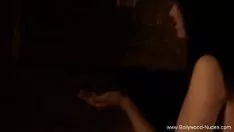 Redare Îndreptați-vă înfricoșător de dor și simțiți minutul și dragostea