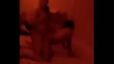 Reproduzir Moça inarticulada na molécula