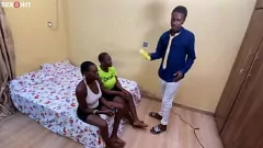 Reproduzir Black Milf ganha Naija Creampie depois de um boquete intenso e foda de buceta